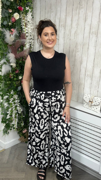 Wide leg black and white print trousers 16-24