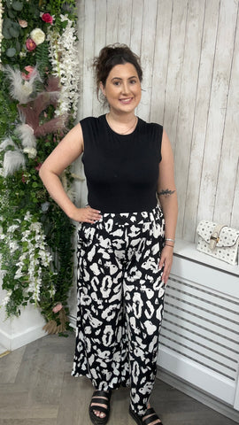 Wide leg black and white print trousers 16-24