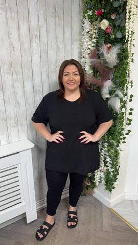 Leah Black onesize 16-24 £19.99