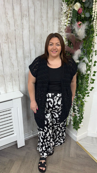 Wide leg black and white print trousers 16-24