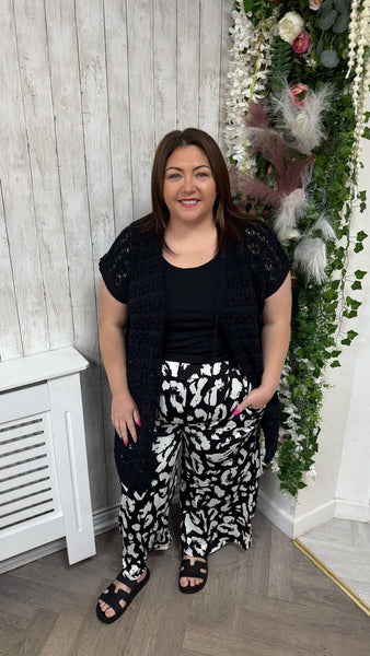 Wide leg black and white print trousers 16-24