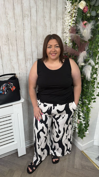 Wide leg trousers Onesize 16-24 £22.99