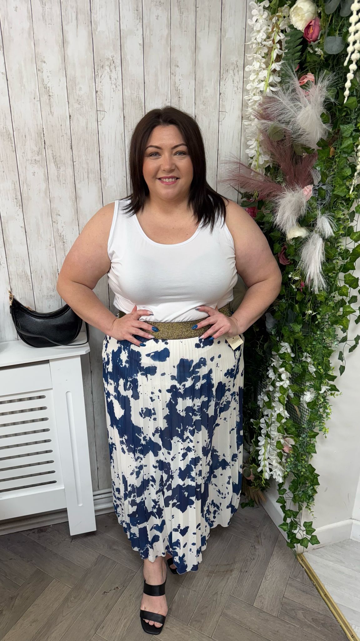 Skirt Navy Onesize 16-24 £24.99
