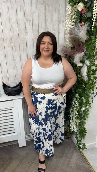 Skirt Navy Onesize 16-24 £24.99