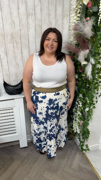 Skirt Navy Onesize 16-24 £24.99