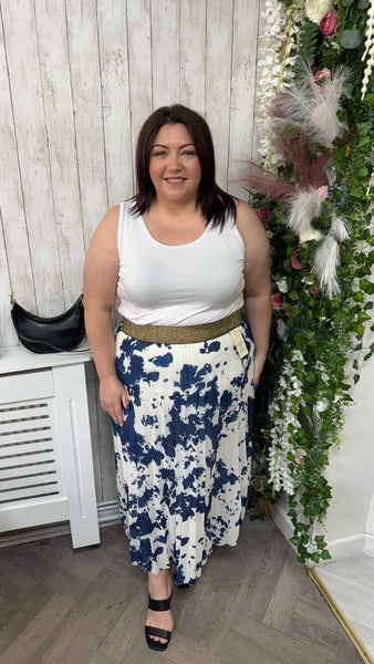 Skirt Navy Onesize 16-24 £24.99