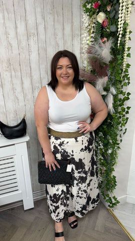 Skirt Black onesize 16-24 £24.99