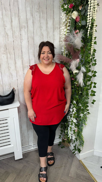 Vest Onesize 20-24 £10.99
