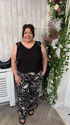 Wide leg trousers Onesize 16-24 £22.99