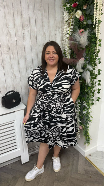 Lacey Onesize 16-28 £28.99